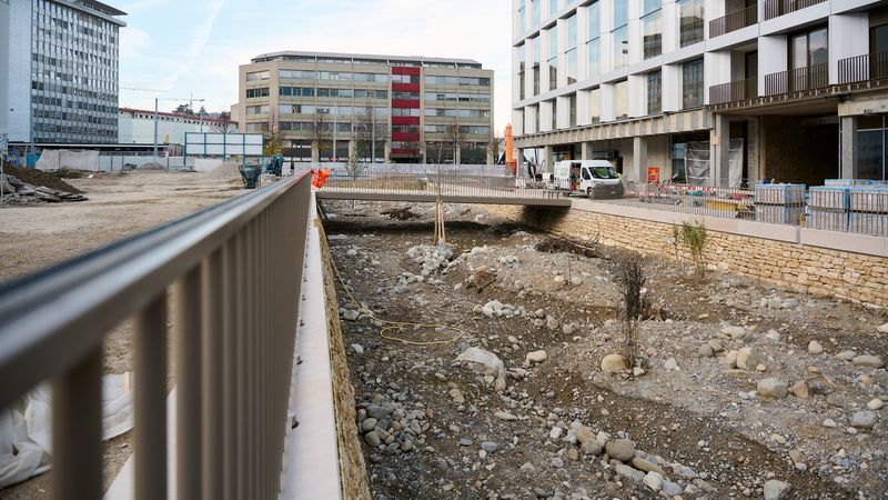 Remise à ciel ouvert de la Drize, PAV, Genève – Secteur Etoile amont : rivière juste avant sa mise à l’eau – Loris von Siebenthal